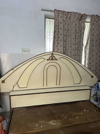 Bed, dressing, closet, sidetables.