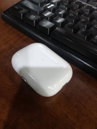 Earbuds / Earphones