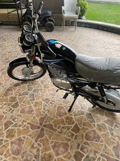 Suzuki GS 150 2023