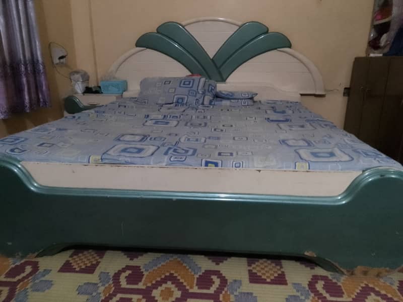 Bed , side tables and dressing table 3