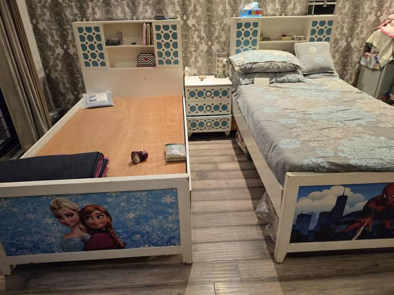 2 single bed with one side table 2