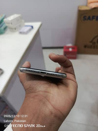 iPhone X pta approved