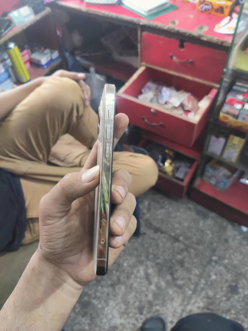 iphon 12 PRO 7