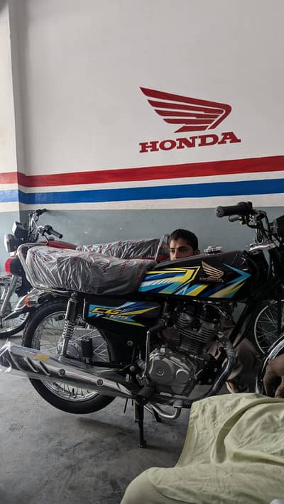 Honda cg 125 2026 model black color fresh serial