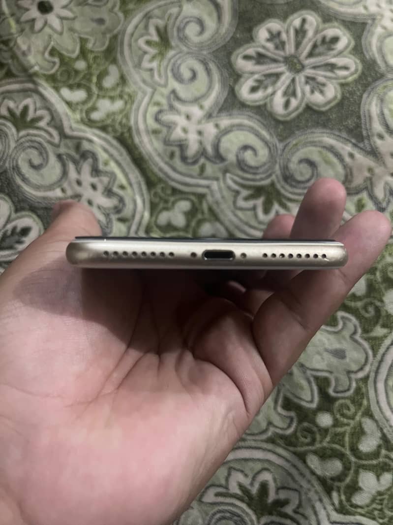 Apple iPhone 7 Plus 4