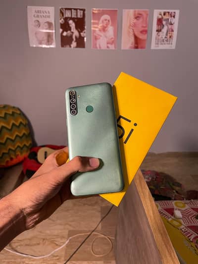 realme 5i with box