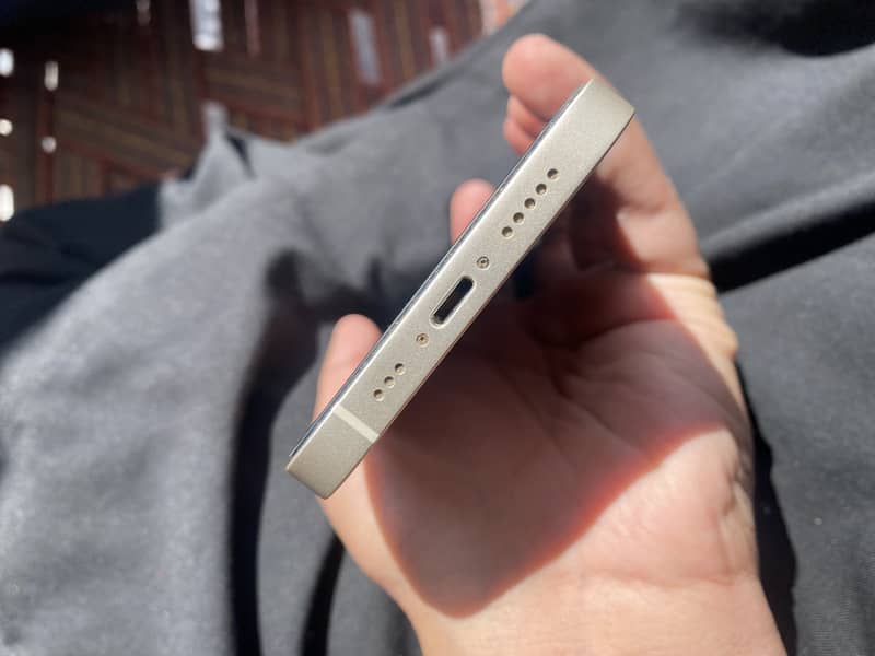 Apple iPhone 13 2