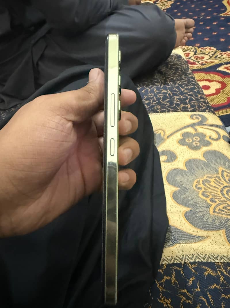 One Hand Use 3