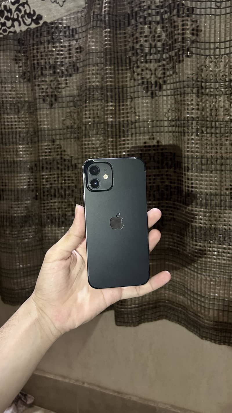 iPhone 12 0