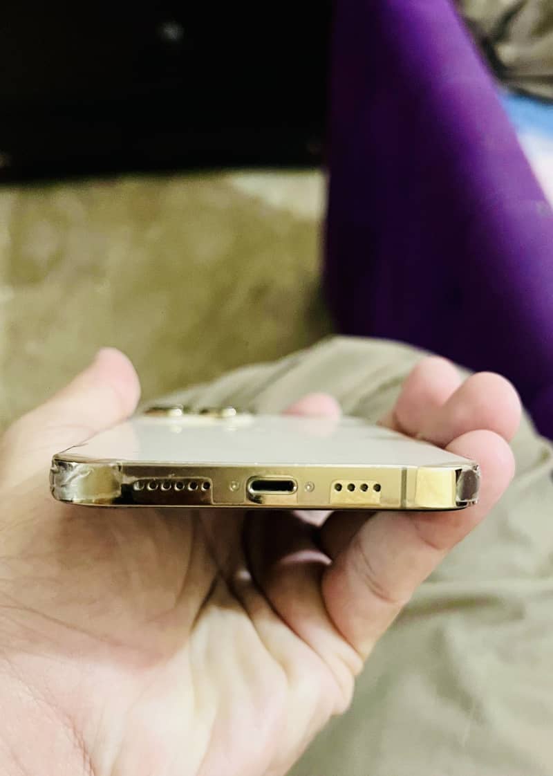iPhone 13 pro max 4
