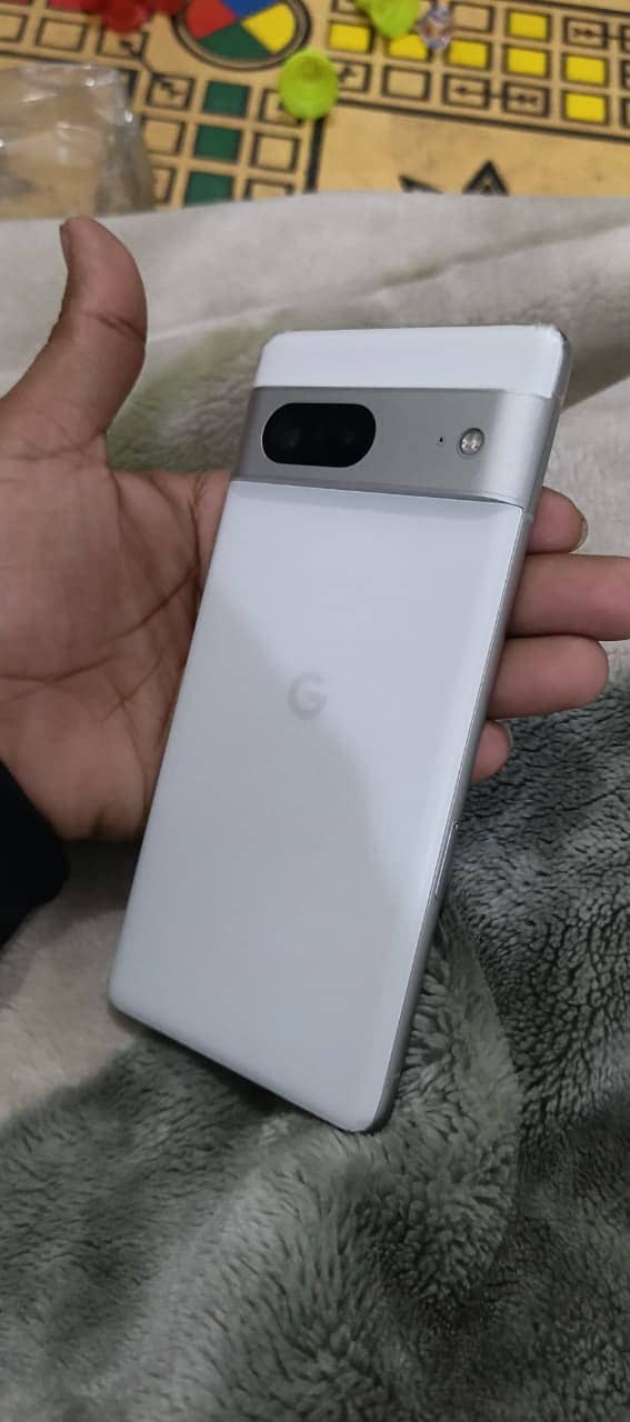 Google Pixel 7 4