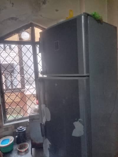 Dawlance ki frige for sale
