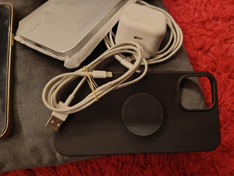 iphone 12 pro max 3
