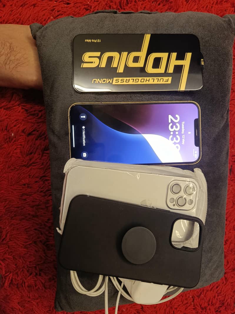 iphone 12 pro max 6
