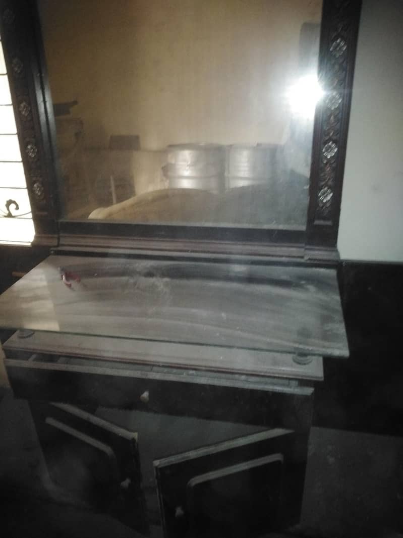 dressing table 1