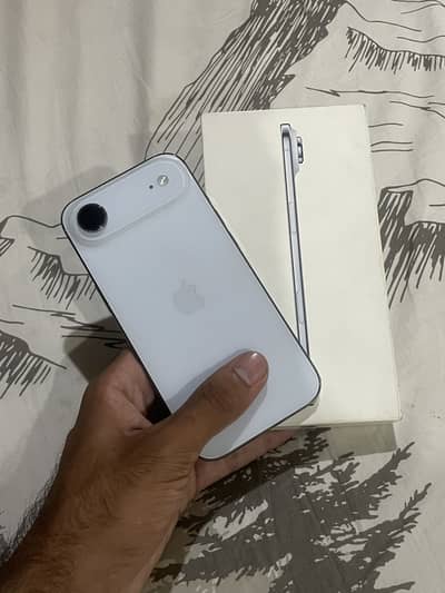 iPhone 17 Air 256gb (jv) with box and cable