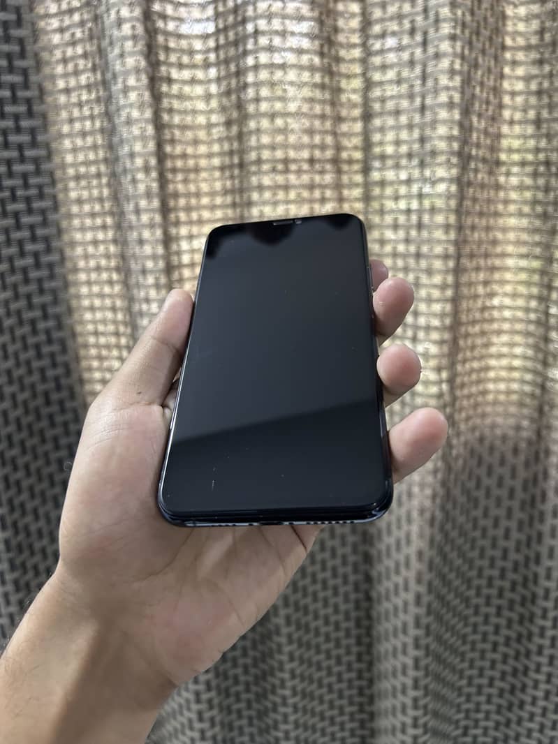IPHONE 11 PRO MAX 5