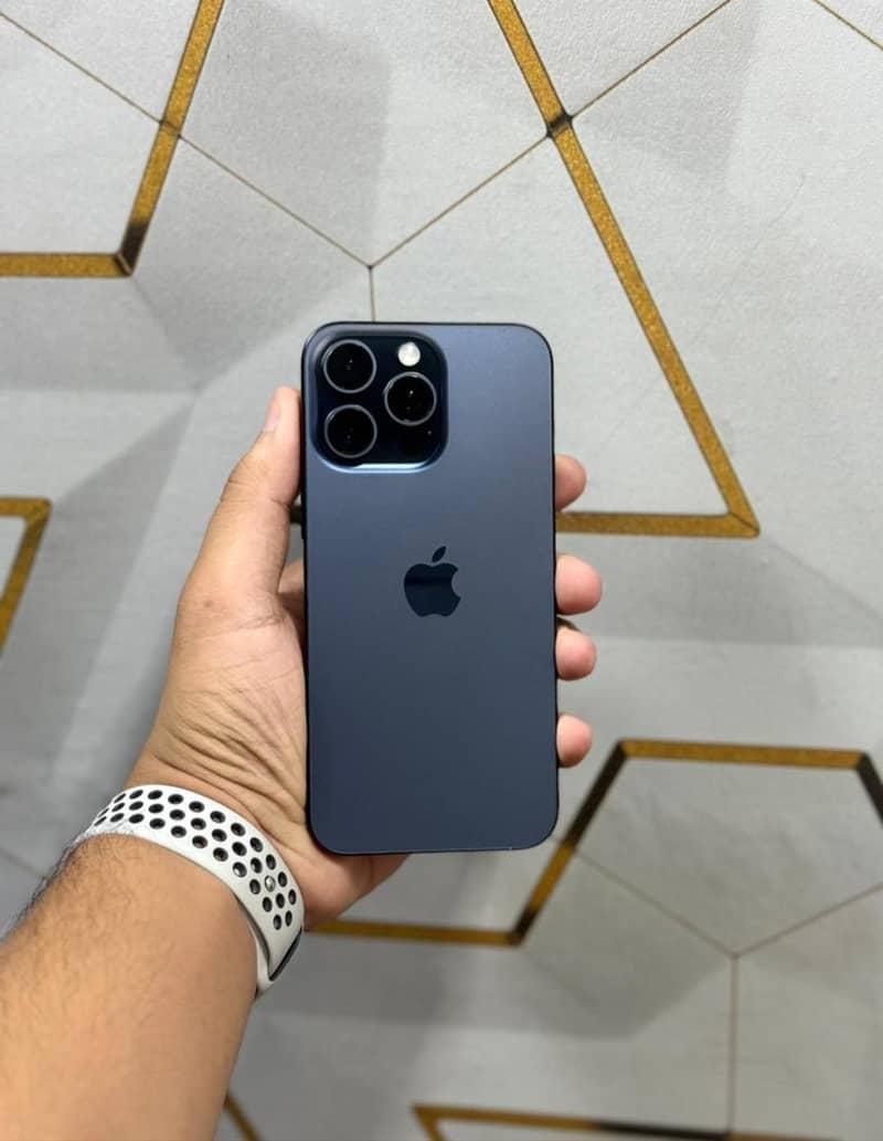 IPHONE 15 PRO MAX 0