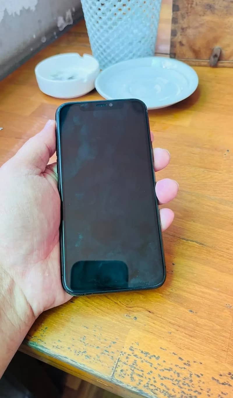 Apple iPhone 11 Pro 1