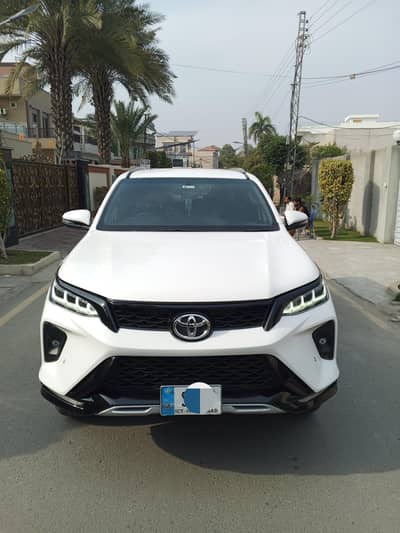 Toyota fourtuner legender total geniun guarantee