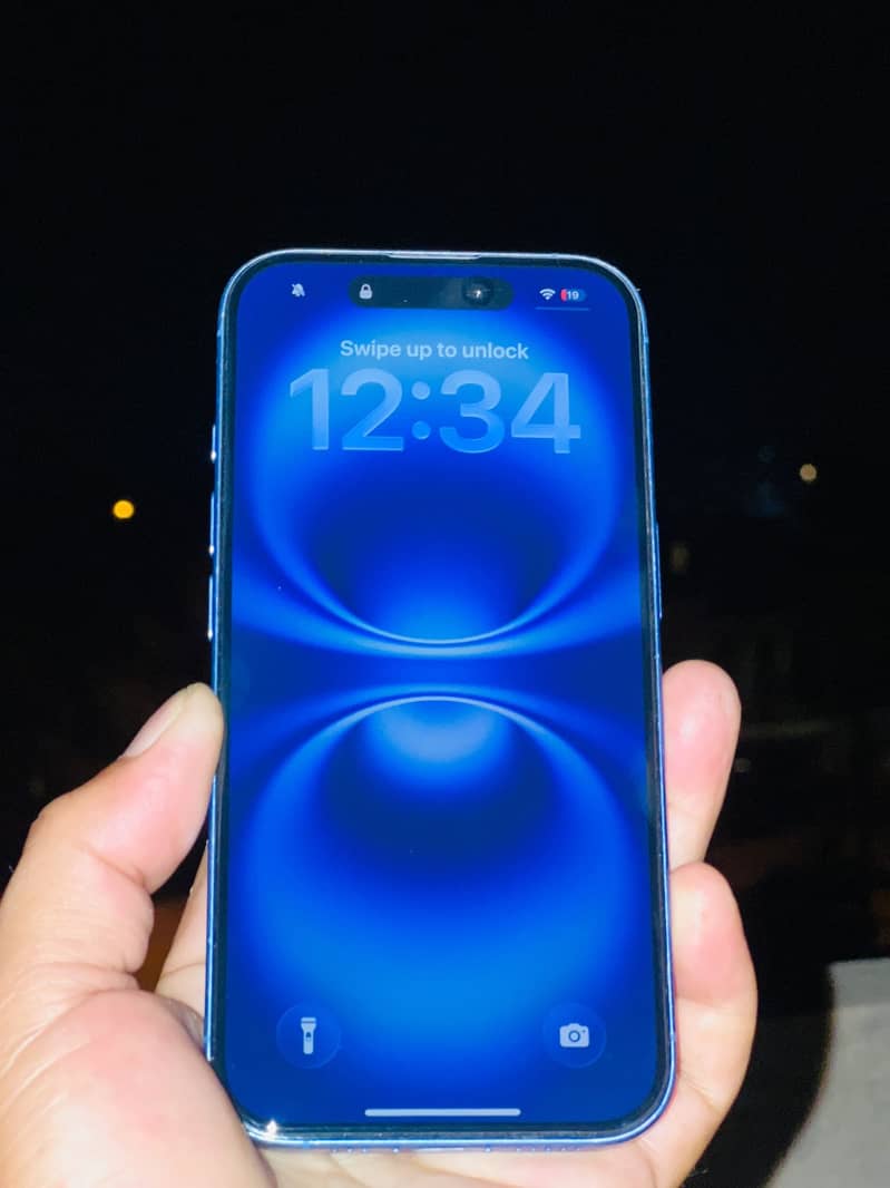 iPhone 16 1