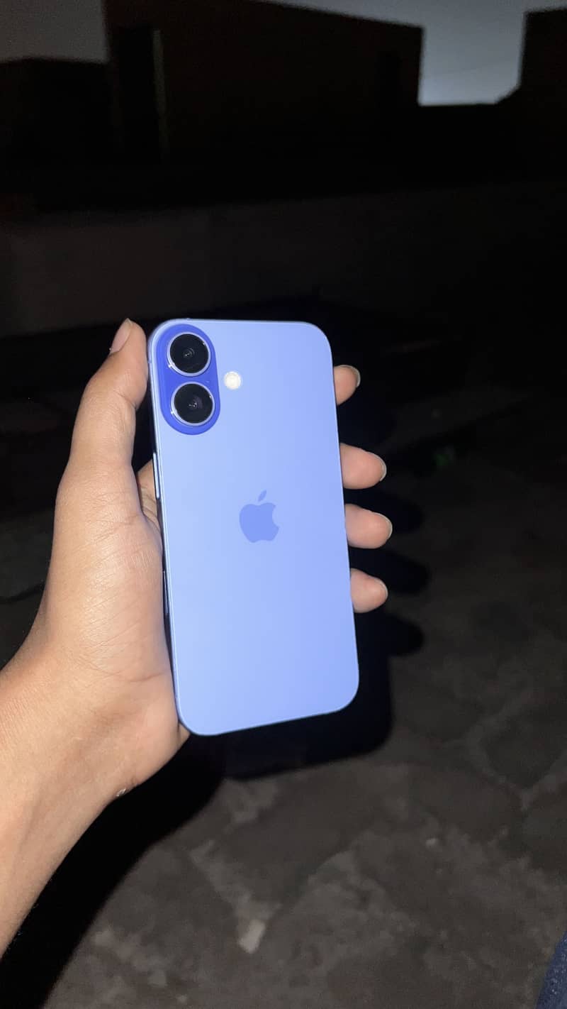 iPhone 16 0