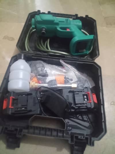 water pressure Gun with two batteries