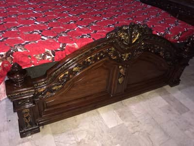 Chinotti bed full bedroom set