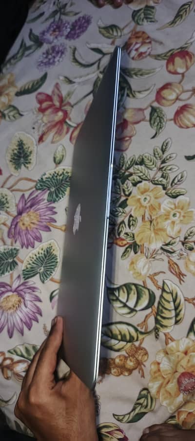 Macbook air 2017 excellent condition