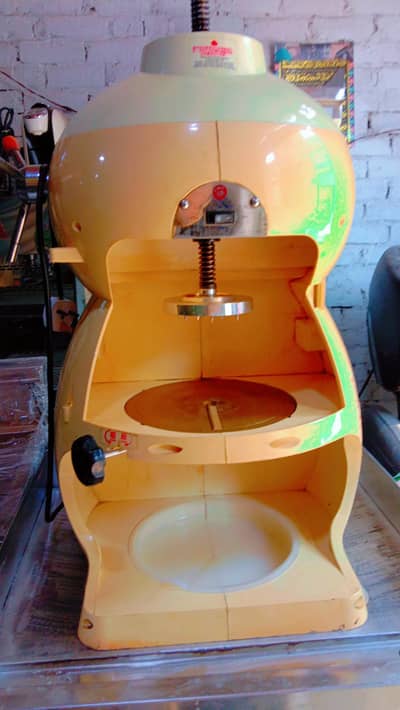 gola ganda machine salad chiller under counter freezer
