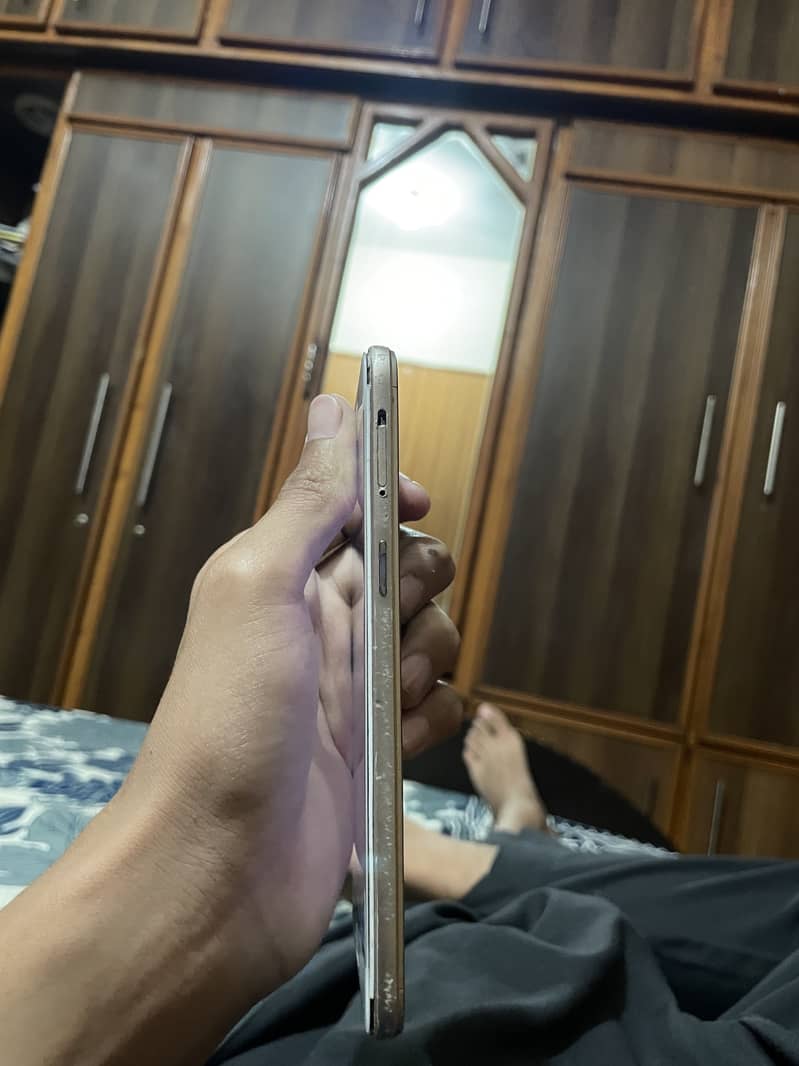 Oppo A57 1