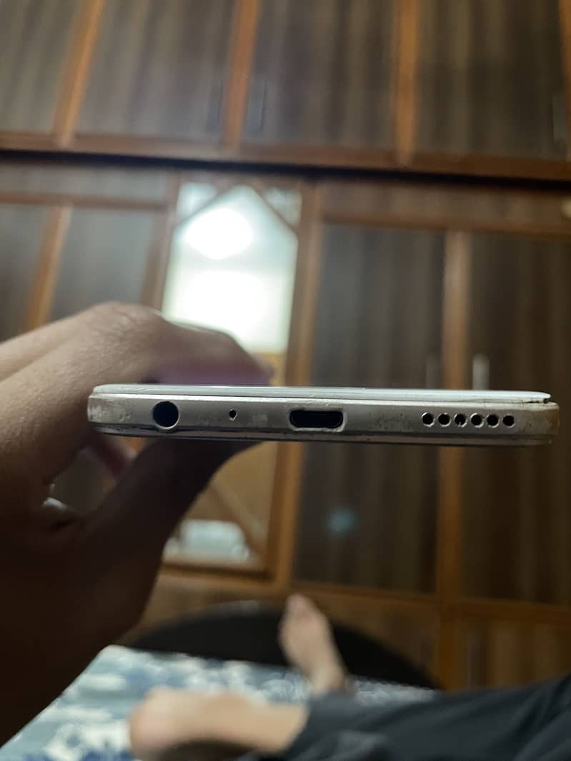 Oppo A57 4