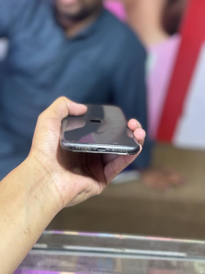 iPhone 11Jv 3