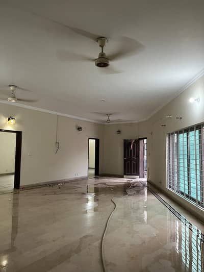 2 Kanal Upper Portion For Rent