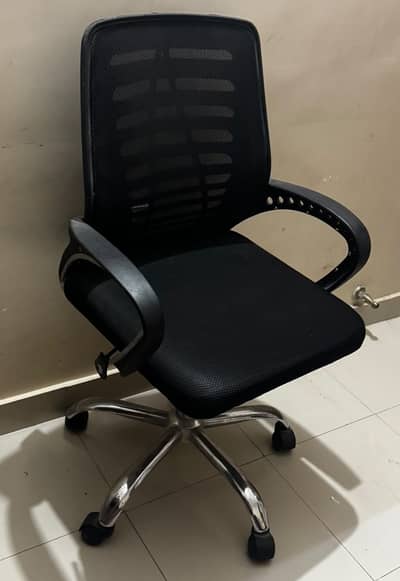 Gaming/Office Chair – Barely Used