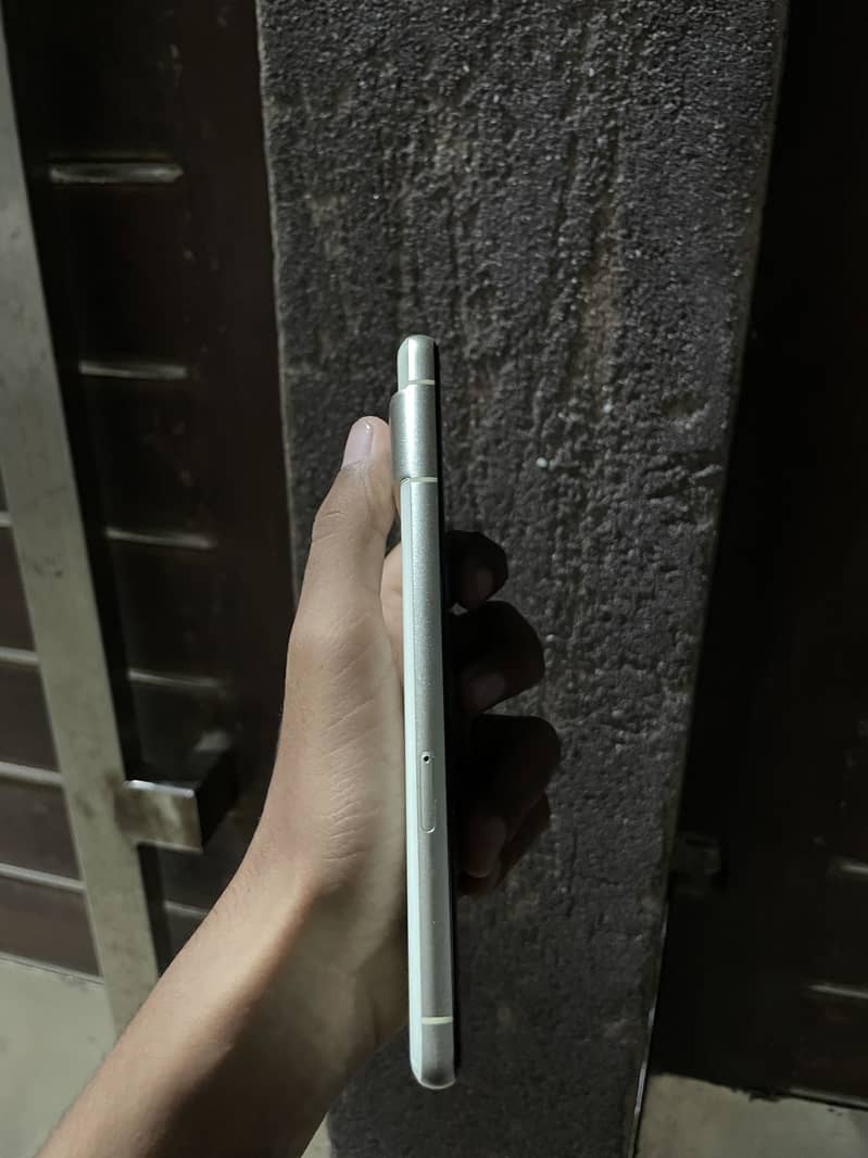 Google pixel 7 8/128gn 4