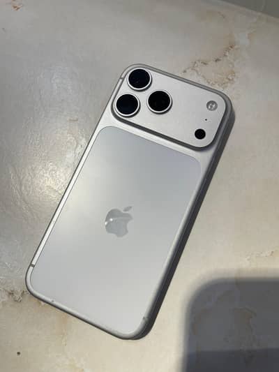I phone 17 pro max LLA