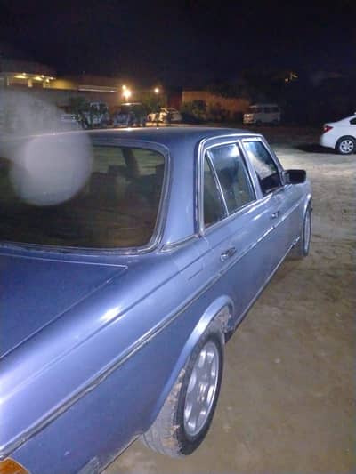 Mercedes W123