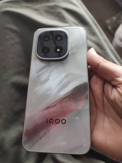 vivo iqoo 15 16+16/512gb