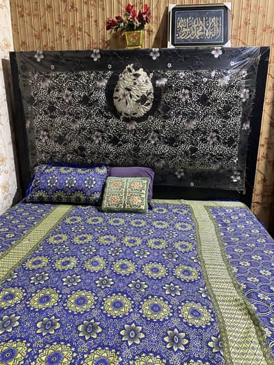Bed & side tables , Showcase,