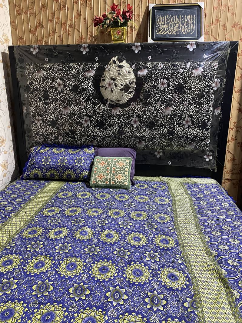 Bed & side tables , Showcase, 0