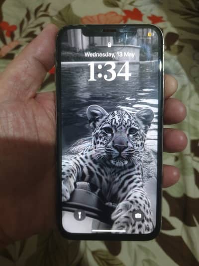 phone ka back or pennel crack ha or battry change ha factory unlock