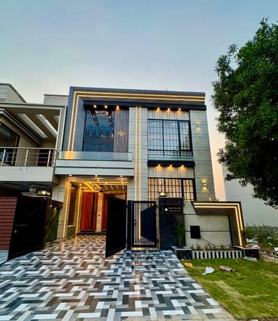 Luxury 5 Marla Modern Designer House Available in Bahria Orchard C Block - Beautifully Designed