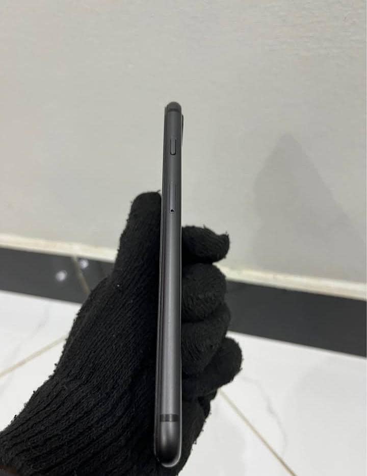 iphone 8plus (PTA APPROVED) 1