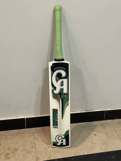Ca smash 10000 tape ball bat for sale in excellent condition
