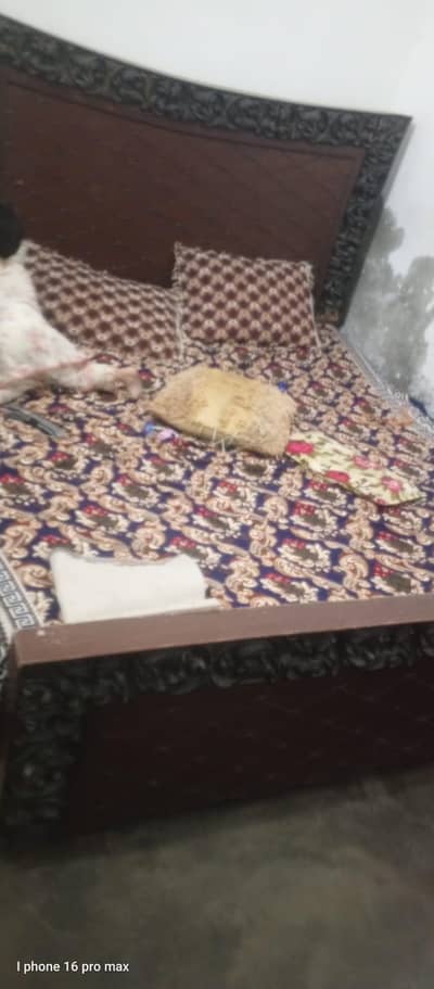 aik Bed hai sale ka liya