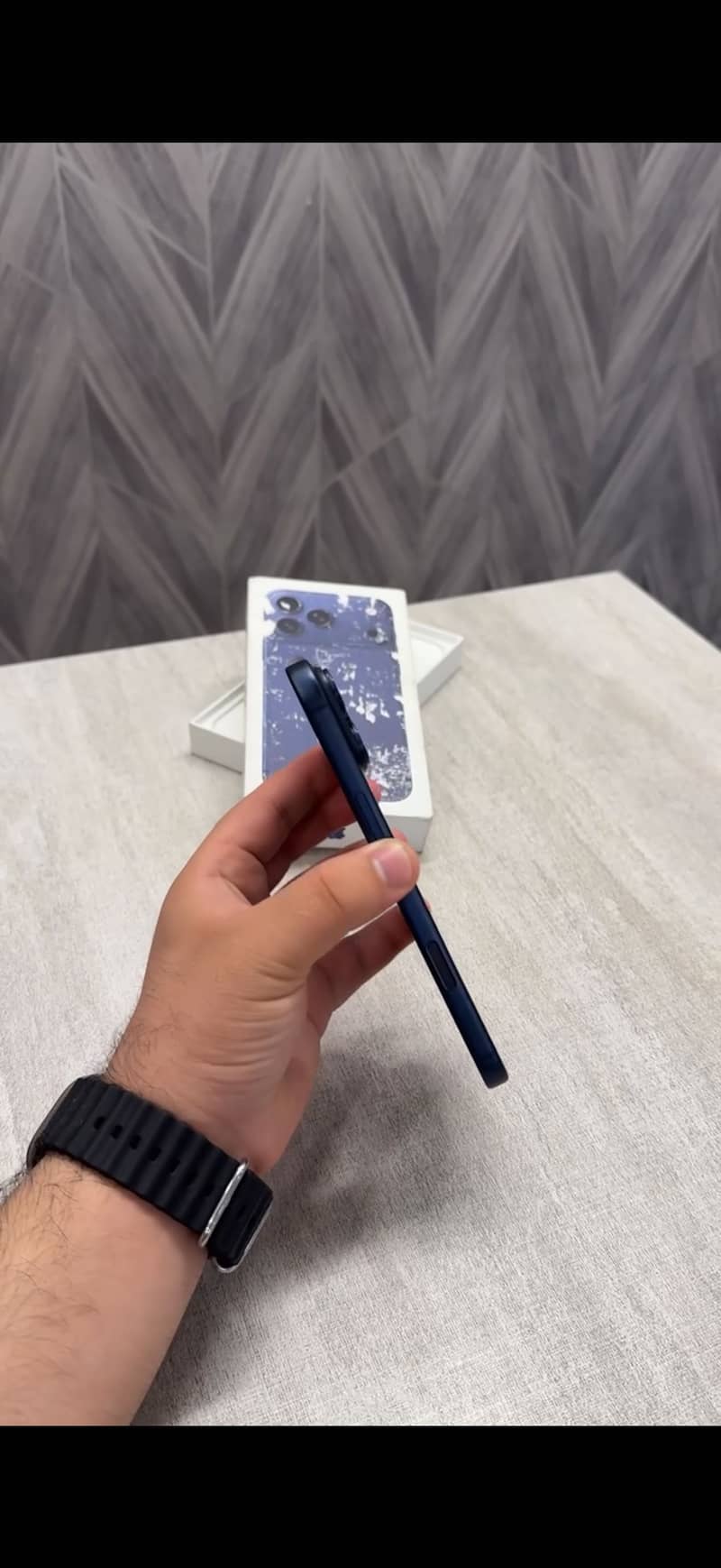 iPHONE 17 PRO MAX 1