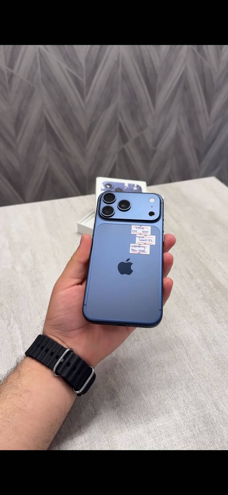 iPHONE 17 PRO MAX 4