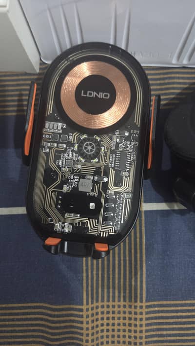 Ldnio 15 watt wireless charging Mobile stand