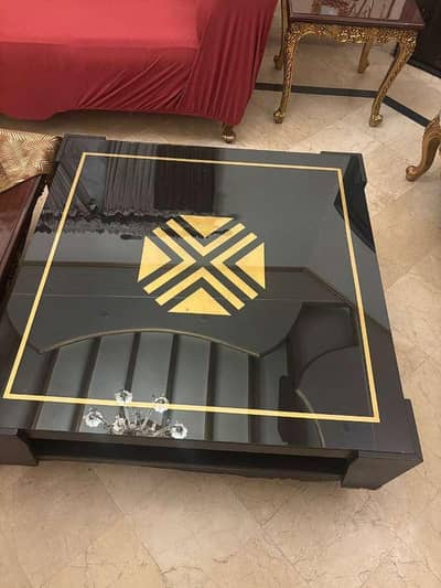 Centre table condition 10 by 10